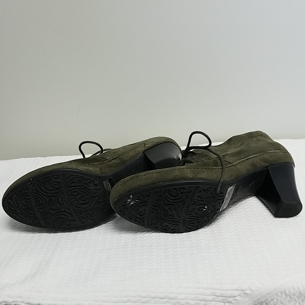 Clark's Artisan Lace Up Booties - Picture 4 of 6